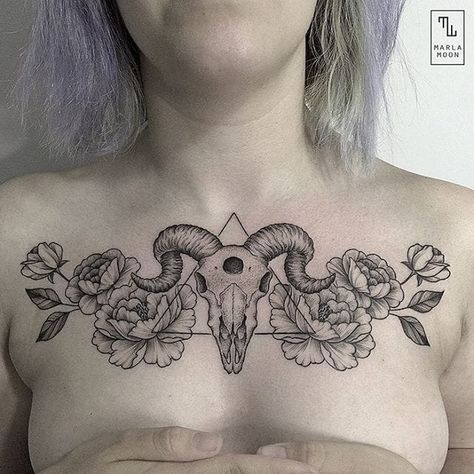 Tattoo Crane, Gotik Tattoo, Ram Tattoo, Taurus Tattoos, Aries Tattoo, Ram Skull, Cool Chest Tattoos, Pieces Tattoo, Inspiration Tattoos