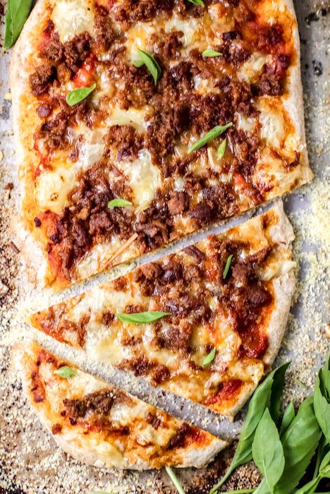 Ground Turkey Pizza Recipe - Just Short of Crazy Ground Turkey Pizza Crust, Ground Turkey Pizza, Easy Weight Watchers Lunch, Weight Watchers Ground Turkey Recipes, Weight Watchers Lunch Ideas, Weight Watchers Lunch, Turkey Pizza, Apple Dessert Recipes Easy, Ground Turkey Recipes Healthy