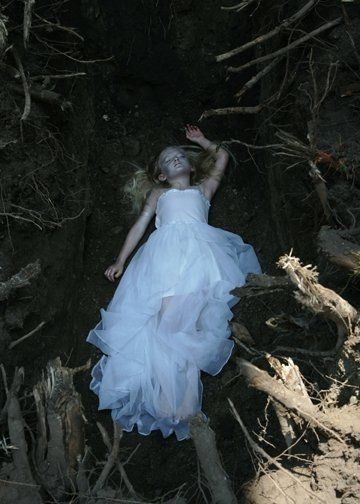 Recycled from a wedding dress Bloddy Wedding Dress, Creepy Wedding Dress, Grave Photoshoot, Wedding Dress Grunge, Dirty White Dress, Uncanny Valley Aesthetic, Spider Photoshoot, Grunge Wedding Dress, Yuki Core