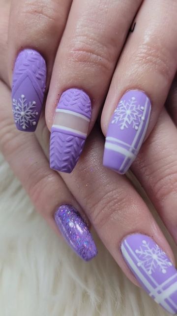 Purple Christmas Nails, Jersey Nails, Abstract Nails, Art Hacks, Acrylic Toe Nails, Acrylic Toes, Cute Christmas Nails, Nails Easy, Christmas Nails Easy