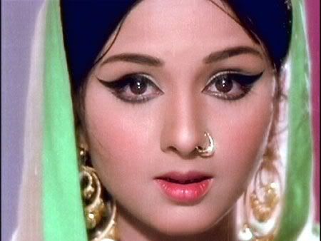 Bollywood 60s, 1960s Makeup, Indian Retro, Bollywood Makeup, 60s Makeup, Hindi Old Songs, 60's Style, Retro Bollywood, Retro Makeup