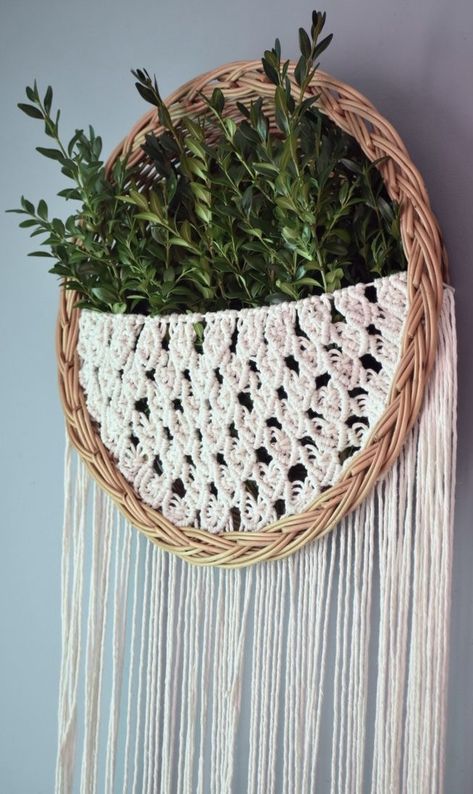 Macrame Basket, Wall Macrame, Crochet Garden, Macrame Knots Tutorial, Macrame Wall Hanging Diy, Boho Room Decor, Wall Hanging Diy, Macrame Patterns Tutorials, Macrame Bag