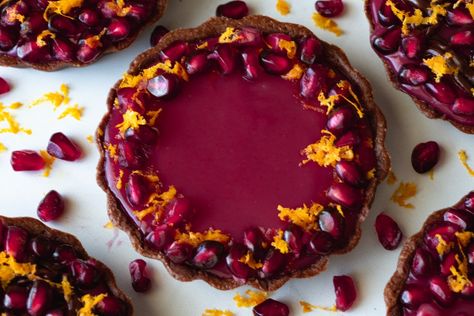 Pomegranate Curd and Orange Tarts - Reality Bakes Pomegranate Curd, Tart Shells Filling, Orange Spice Tea, Pomegranate Recipes, Gold Room, Mediterranean Meals, Lemon Curd Recipe, Pie Day, Curd Recipe