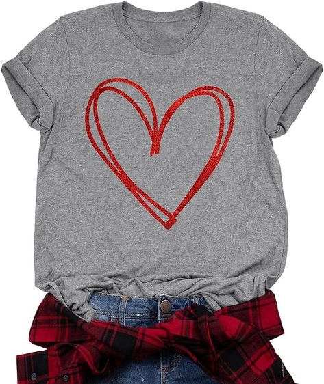 The combination of red and gray has me swooning! Perfect t-shirt to wear for Valentines Day, or just because it's cute! *affiliate link Valentines Day Shirts For Women, Graphic Shirts Women, Cute Love Heart, Toddler Valentines, Cute Graphic Tees, Valentine T Shirts, Coffee Shirts, Heart Shirt, Collar Designs