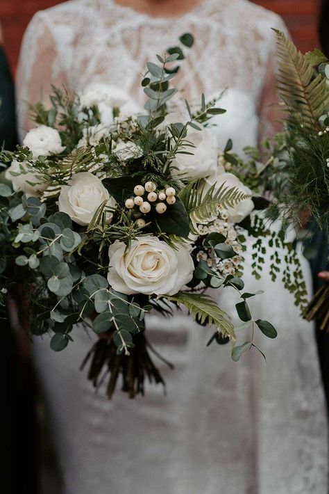 Winter Bouquets, Simple Wedding Bouquets, Greenery Wedding Bouquet, Green Wedding Bouquet, White Winter Wedding, Greenery Bouquet, Winter Wedding Bouquet, Summer Wedding Decorations, Wedding Bouquets Bride