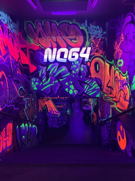 Neon Spray Paint, Wattpad Background, Pub Design, Urban Street Art, Glowing Art, Graffiti Wallpaper, Neon Aesthetic, Fashion Painting, New Wall