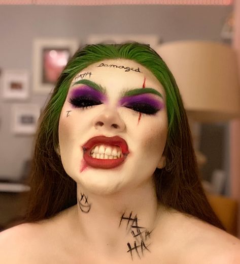 The Joker Halloween Costume Women Makeup, Villian Costumes Women, Joker Makeup Female, Female Joker Makeup, Female Joker Halloween, Joker Halloween Makeup, Joker Halloween Costume, Beautiful Halloween Makeup, Female Joker