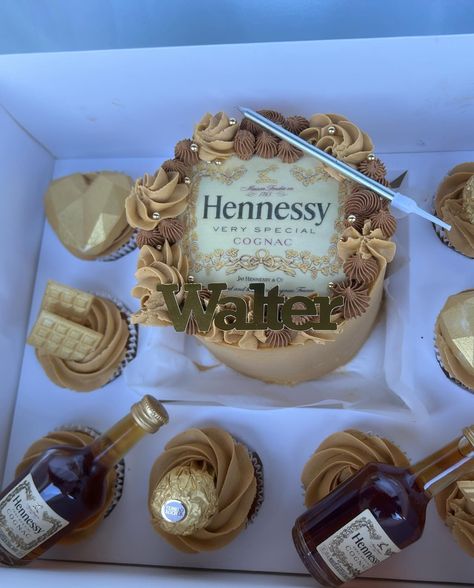 To Order Click on the “Contact” button below my bio Another one!!! Ladies, if you love your man/friend/dad/uncle buy him a Hennessy cake 🥃 Thank you so much Busi for having chosen me once again to add sweetness to your life celebrations Cake Specs Size : 5” and 8 Cupcakes Flavour : Vanilla Type : Bento Box Alcohol Cupcakes Birthday, Melanin Party, Patron Cake, Bottle Birthday Cake, Love Your Man, 2024 Cake, Hennessy Cake, Alcoholic Cupcakes, Hennessy Very Special Cognac