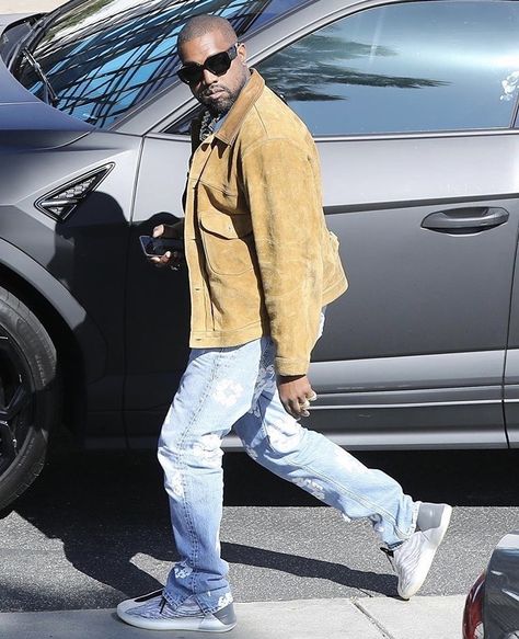 Kanye West Fashion Outfits, Yeezy Quantum Outfit Men, Yeezy Quantum Outfit, Kanye West Outfits Street Styles, Kanye West Streetwear, Ye Fashion, Kanye West Outfits 2022, Yeezy Quantum, Yeezy Fits