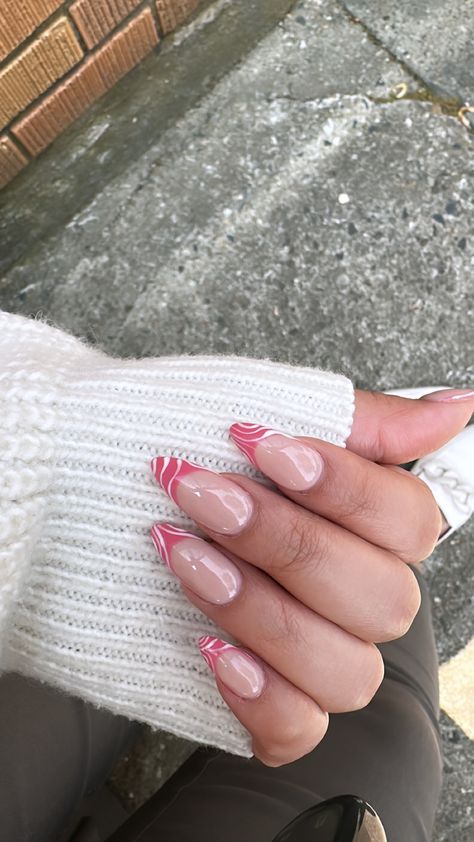 Swirl French Tip Nails Almond, Pink Swirl French Tip Nails, French Tip With Swirl Nails, Swirly French Tip Nails, French Swirl Nails, Swirl French Tip Nails, French Tip Swirl, Swirl French Tip, Acrylic Nails Almond Shape