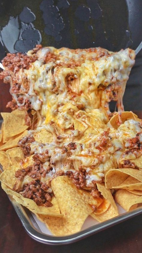 Abi Marquez | Food Content Creator on Reels | Cheesy Nachos Recipe, Nachos At Home, Chicken Chowmein Recipe, Ground Beef Nachos, Beef Nachos, Cheesy Fries, Food Content Creator, Cheesy Nachos, Homemade Nachos