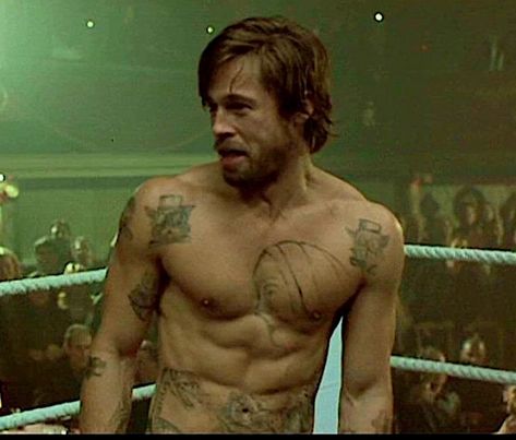 How Brad Pitt Got Shredded for ‘Snatch’: Boxing Workout | Men's Journal Brad Pitt Workout, Superhero Academy, Movie Tattoos, Push Up Workout, Ricky Gervais, Guy Ritchie, Tyler Durden, Jason Statham, Boxing Workout