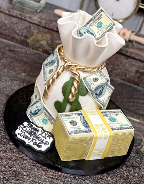 Money cake, money bag cake Money Birthday Cake, Surprise Birthday Decorations, Rich Cake, Money Cake, Birthday Cake For Him, Simple Birthday Decorations, Elegant Birthday Cakes, Adult Birthday Cakes, Birthday Money