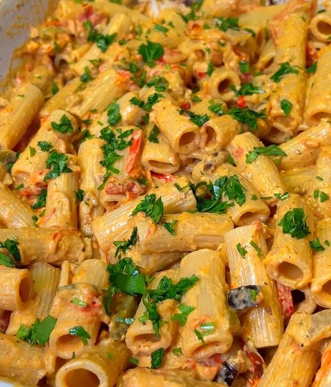 Creamy Baked Veggie Pasta Kids Vegetarian Meals, Creamy Baked Veggie Pasta, Veg Pasta Bake, Healthy Pasta Bake Vegetarian, Creamy Pasta Bake Vegetarian, Creamy Veggie Pasta, Toddler Veggie Pasta Sauce, Vegan Creamy Pasta, Roasted Veggie Pasta