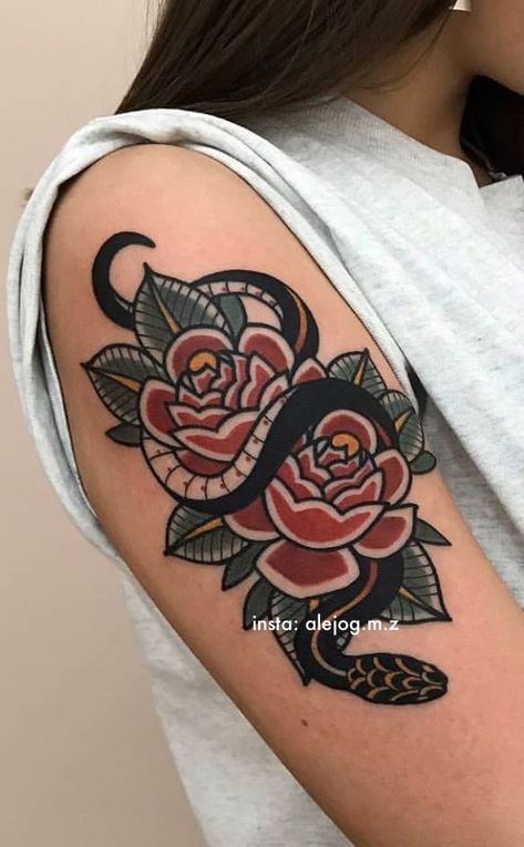 Female Tattoo Designs, Traditional Snake Tattoo, Traditional Tattoo Inspiration, Traditional Tattoo Flowers, Traditional Style Tattoo, Traditional Tattoo Sleeve, Snake Tattoo Design, Tatuaje A Color, Tattoo Ideas Female