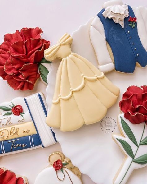 Geeji | Edible Artist on Instagram: “Tale as old as time 🌹 . . . . . #beautyandthebeastcookies #beautyandthebeast #rosecookies #bellecookies #floralcookies #flowercookies…” Disney Princess Cookies, Beauty And Beast Birthday, Wedding Shower Cookies, Disney Cupcakes, Princess Cookies, Cookie Decoration, Rose Cookies, Cookies Theme, Disney Cookies