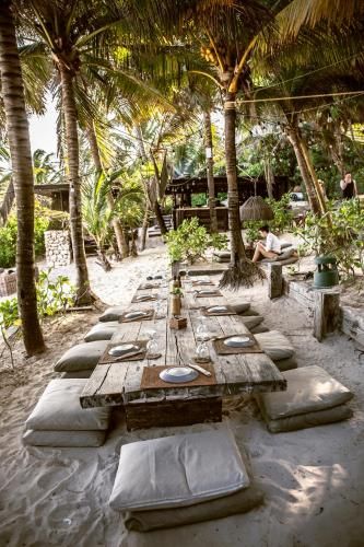 Be Tulum Beach & Spa Resort | Tulum, Quintana Roo, Mexico - Venue Report Tulum Town, Be Tulum Hotel, Tulum Beach Hotels, Beach Restaurant Design, Be Tulum, Tulum Mexico Hotel, Outdoor Beach Decor, Outdoor Restaurant Design, Tulum Hotels