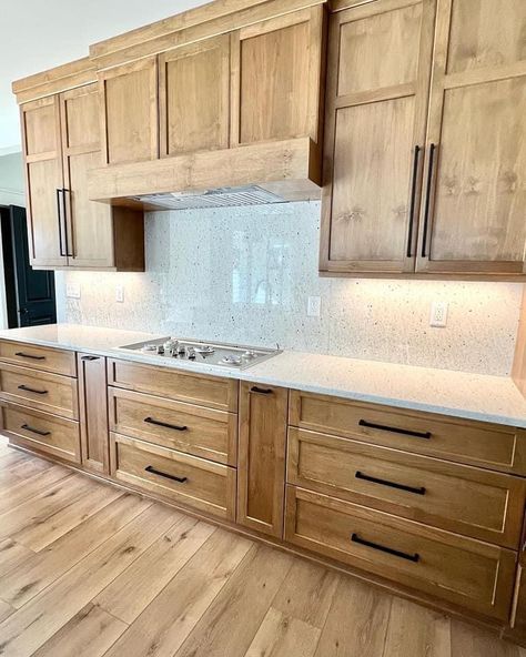 Pitaya White Granite, Wood Tone Cabinets, Knotty Alder Kitchen Cabinets, Alder Wood Kitchen Cabinets, Knotty Alder Kitchen, Alder Kitchen Cabinets, Walnut Kitchen Cabinets, Hickory Kitchen Cabinets, Alder Cabinets