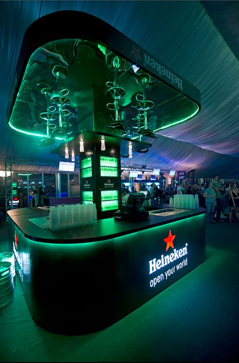 THE UPSIDE DOWN BAR - HEINEKEN BEER on Behance Host Stand Design, Beer Bar Design, Sport Bar Design, Sports Bar Decor, Heineken Experience, Heineken Beer, Nightclub Design, Sports Marketing, Stella Artois