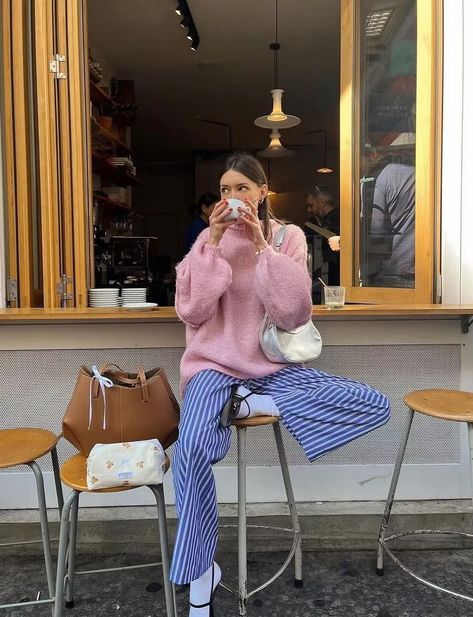 Copenhagen Girl, Study Outfit, Cute Ootd, Summer Basics, Plaid Outfits, Cute Pants, Look Of The Day, Blue Outfit, Autumn Outfit