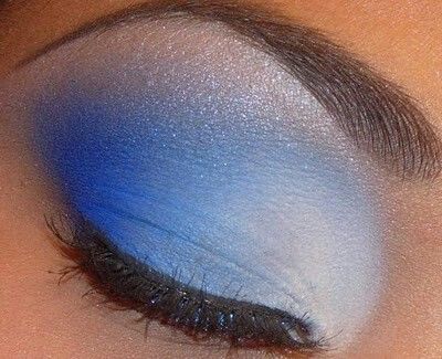 Blue eye shadow would go perfectly with my wedding ideas Competition Makeup, Pink Eyeshadow Look, Blue Eyeshadow Looks, White Eyeshadow, Glitter Eye Makeup, White Makeup, Beautiful Eye Makeup, Baba Yaga, Blue Eyeshadow