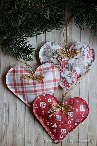 Diy Heart Ornaments, Valentine Ornaments Diy, Heart Ornaments Diy, Valentines Ornaments, Cloth Ornaments, Craft For Christmas, Free Christmas Crafts, Country Christmas Ornaments, Homemade Christmas Crafts