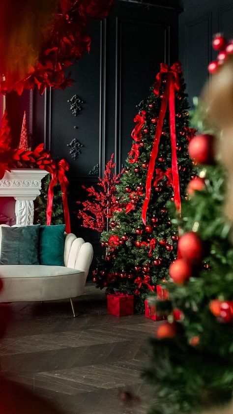 Mint Room, Luxury Christmas Decor, Christmas Tree Inspiration, Christmas Interiors, Christmas Backdrops, Christmas Inspo, Christmas Photoshoot, Last Christmas, Christmas Settings