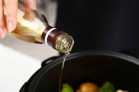 Can We Cook Food in a Pressure Cooker with Oil? Deep Fat Fryer, Natural Hair Routine, Deep Frying, Electric Pressure Cooker, Cooking Oils, Cooking Gadgets, Cooking Equipment, Cooking Method, Hair Routine