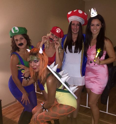 Super Mario group costume #luigi #mario #toad #princesspeach #bowser #halloween Toad Mario Halloween Costume, Halloween Costumes Mario Characters, Mario Toad Costume Women, Super Mario Group Costume, Mario Kart Characters Costume, Mario Group Costumes, Mario Cart Halloween Costumes, Yoshi Halloween Costume, Toad Mario Costume