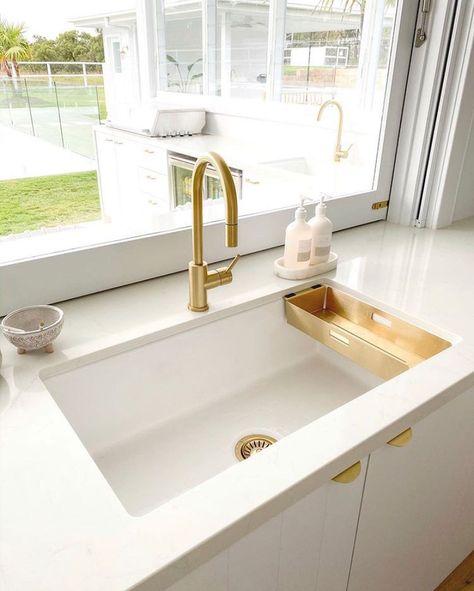 White Kitchen Stainless Steel Sink, Coastal Contemporary Kitchen, Barn Sink, Modern Coastal Kitchen, Henley Homes, Brass Kitchen Tap, Hamptons Kitchen, Doing The Dishes, White Kitchen Sink