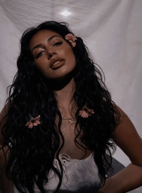 Kiara Falcone, Brunette Aesthetic, Hair Man, Portrait Photography Men, Glam Photoshoot, Cindy Kimberly, Black Femininity, Bts Concept Photo, Model Aesthetic