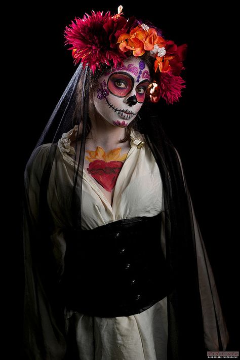 Headpiece, chiffon veil, makeup, sacred heart...wow! Masquerade Inspiration, Chiffon Veil, Halloween Mini Session, Skull Pictures, Mexican Holiday, Zombie Makeup, Photo Grouping, Halloween Inspiration, Sugar Skulls