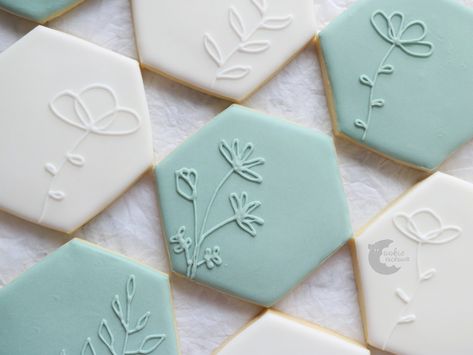 White On White Royal Icing Cookies, Simple Sugar Cookies Decorated, Simple Cookie Designs, Cookies For 30th Birthday, Square Sugar Cookies Decorated, Simple Royal Icing Cookies, Grand Opening Cookies, Easy Sugar Cookie Designs, Honeycomb Royal Icing Cookies