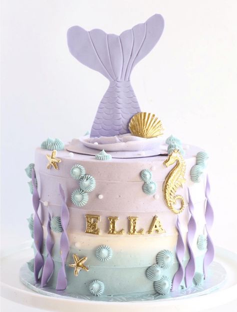 10+ MERMAZING Ideas for Mermaid Birthday Cakes that your kid will LOVE - even some DIY Mermaid Cakes! Find cakes that will inspire the best Mermaid cake ever! Gökkuşaği Pasta, Mermaid Birthday Cakes, Torte Cupcake, Mermaid Theme Birthday, Mermaid Cakes, Mermaid Birthday Party, Cake Decorating Supplies, Birthday Cake Kids, Savoury Cake