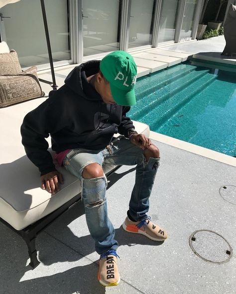 93.4k Likes, 769 Comments - Pharrell Williams (@pharrell) on Instagram: “You know what it is... @hoeldart” Celebrity Sneakers, Adidas Human Race, Adidas Cap, Adidas Wallpapers, Curvy Petite Fashion, Nike Classic, Victorias Secret Models, Human Race, Milan Fashion Weeks