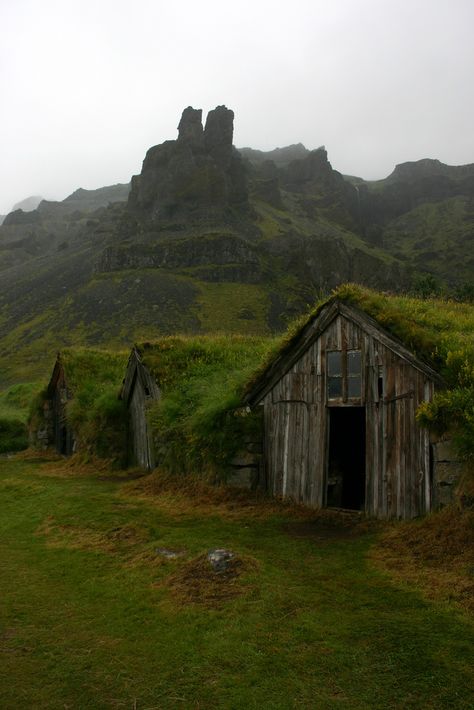 Sod Roof, Epic Landscape, Hobbit Holes, Hobbit Houses, Viking Pagan, Visuell Identitet, Travel Iceland, Forest Dark, Visit Iceland