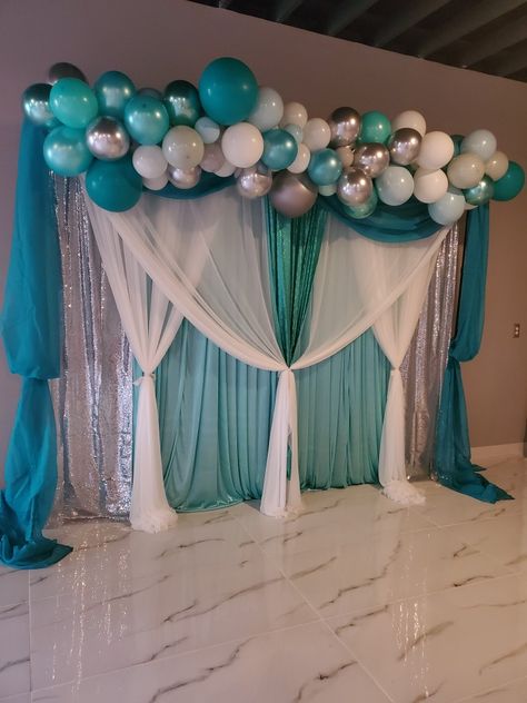 Event decor Teal Sweet 16 Party Ideas, Teal Party Decorations, Green Birthday Cakes, Teal Party, Tiffany Theme, Activity Director, Turquoise Decor, Hollywood Theme, Birthday Activities