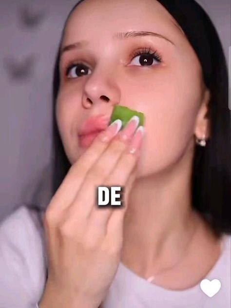 chismesito de la escuelaaaa!!!!! Skincare Routine And Products, Amigas Aesthetic, Asmr Skincare, Story Time, Organic Skin Care, Skincare Routine, Wrinkles, The Balm, Skin