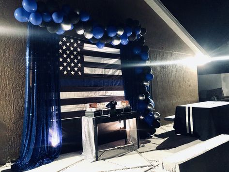 Police Retirement Party Dessert Table, Police Graduation Centerpieces, Nypd Party Decorations, Police Officer Graduation Party Ideas, Police Banquet Decorations, State Police Graduation Party, Correction Officer Graduation Party, Police Officer Themed Party, Police Balloon Arch