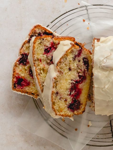 Blackberry Pound Cake, Lavender Brownies, Spring Dessert Recipes, Banana Coffee Cake, Top Desserts, Blueberry Pound Cake, No Bake Dessert Recipes, Churn Ice Cream, Spring Dessert