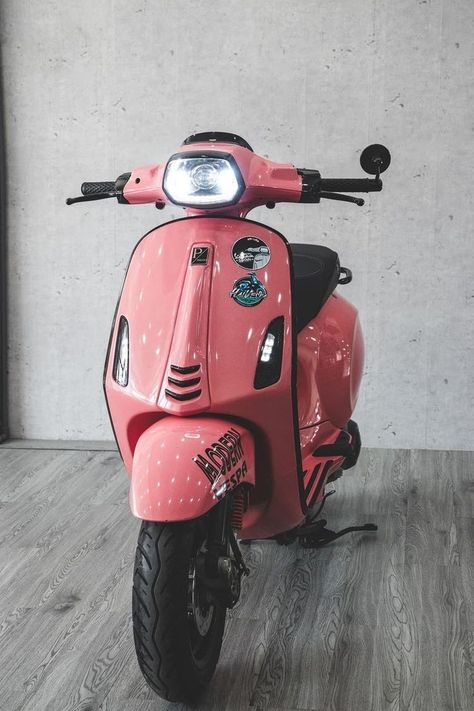 Vespa Scooter Wallpaper Vespa, Vespa Motor Scooters, Vespa Bike, New Vespa, Scooter Price, Custom Bikes Cafe Racers, Vespa Lx, Vespa Sprint, 150cc Scooter