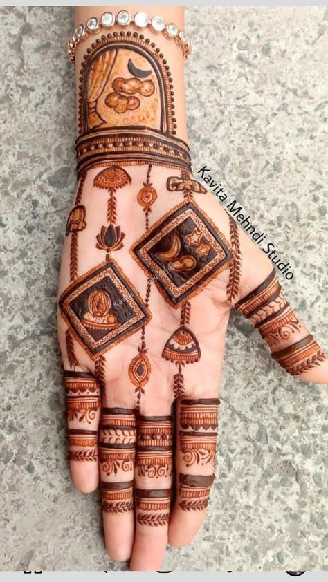 Modern Mehndi Designs For Karwa Chauth, New Mehandi Pic 2022, Krwachoth Mehndi Design Easy, Simple Karwachauth Mehandi, Karwa Chauth Mehendi 2024, Karwa Chauth Mehendi Designs Latest Easy, Karwa Choth Mehndi Designs, Diwali Special Mehndi Design, Karvachauth Mehendi Designs