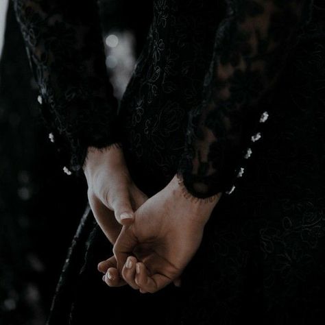 Bellatrix Black Aesthetic, Bellatrix Black, Walburga Black, Pansy Parkinson, Black Sisters, Yennefer Of Vengerberg, Royalty Aesthetic, Targaryen Aesthetic, Royal Aesthetic