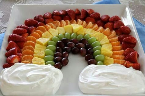 Rainbow fruit Baby Shower Fruit Tray, Rainbow Fruit Platters, Baby Shower Fruit, Care Bear Birthday, Trolls Birthday Party, God's Glory, Rainbow Fruit, Unicorn Baby Shower, Rainbow Birthday Party