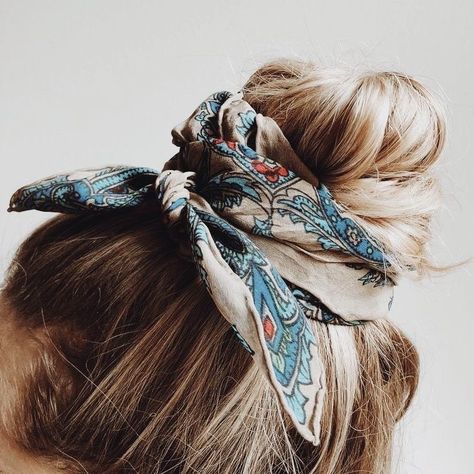 @almayaganon⚡️ Sanggul Modern, Hair Scarf Styles, Head Scarf Styles, Bow Hairstyle, Beach Hairstyles, Penteado Cabelo Curto, Bandana Hairstyles, Hairstyles Medium, 가을 패션