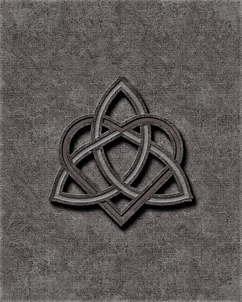 The Celtic Knots (Different Types And Meanings) - Ireland Travel Guides St Brigid Tattoo, Celtic Love Tattoo, Celtic Friendship Symbol, Celtic Knots And Meanings, Celtic Family Knot, Celtic Symbol For Love, Celtic Symbol For Family, Celtic Symbol For Friendship, Celtic Love Knot Tattoo Couples