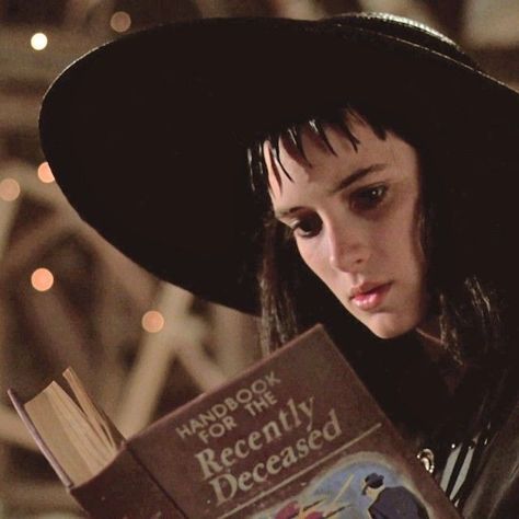 Winona Ryder in Beetle Juice. Uk Icon, Helloween Wallpaper, Beetlejuice Movie, Beetle Juice, Tim Burton Films, The Rocky Horror Picture Show, Tim Burton Movie, The Boogeyman, I Love Cinema