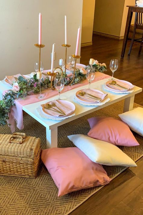 Pink Indoor Picnic, Cute Picnic Setup Ideas, Indoor Picnic Decor, Indoor Picnic Setup Ideas, Indoor Luxury Picnic, Cute Table Set Up, Cute Set Up, Indoor Picnic Birthday, Picnic Table Set Up