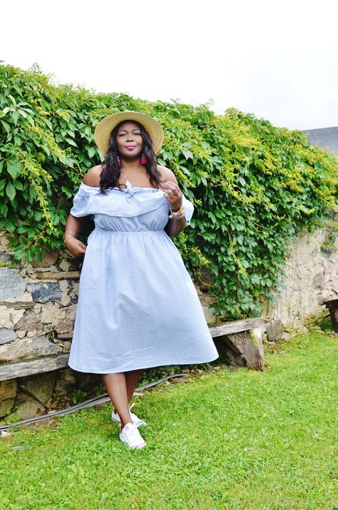 Off the shoulder pinstripes dress what to wear to a winery plus size Mycurvesandcurls.com Assa Cisse Plus Size Winery Outfit, Outfits For Wine Tasting, Summer Wineries Outfit, Winery Outfit Summer, Winery Outfit, Vibe Board, Dress Curvy, Holiday Dressing, Wineries Outfit