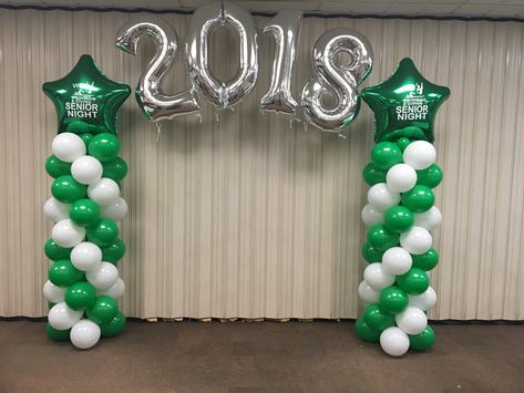 2018 senior night Senior Night Backdrops, Senior Night Photo Backdrop, Senior Night Decorations Soccer, Wrestling Banquet Decorations, Senior Balloons, Senior Night Balloon Ideas, Track And Field Senior Night, Senior Night Balloons High Schools, Senior Night Gym Decorations